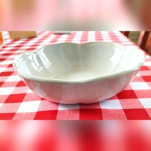 McCoy Pottery 8 inch serving bowl (vintage)